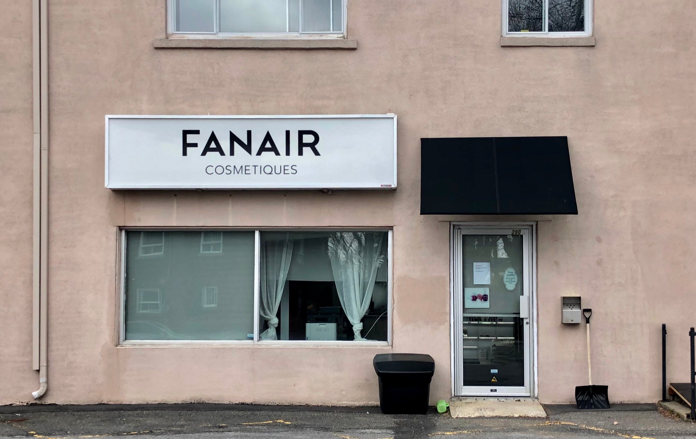 Fanair Cosmetiques location show room